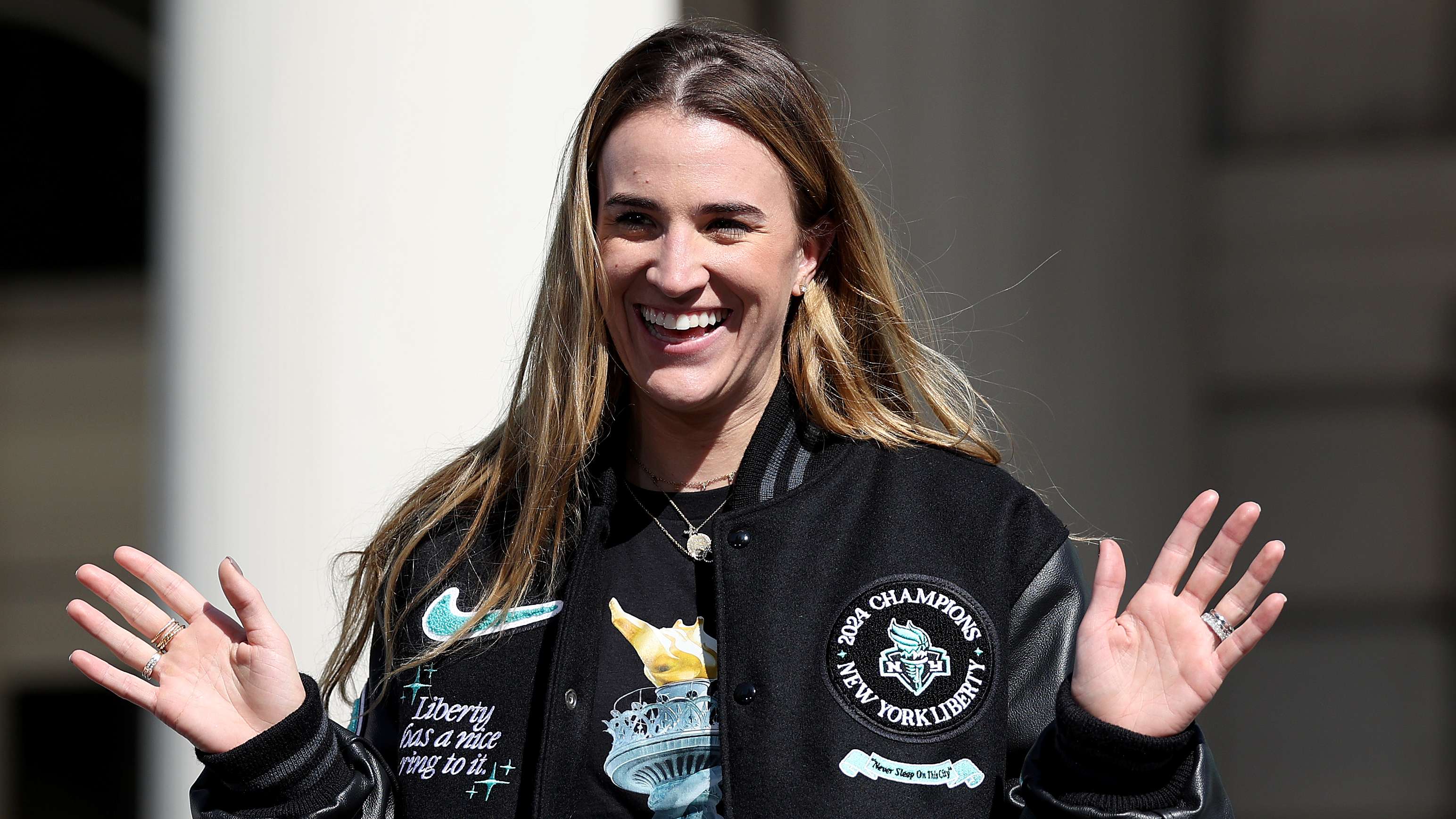 邓娅兰展现 邓娅兰展现