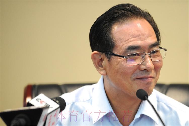 中国足协主席蔡振华出席第65届国际足联代表大会 与国际足联签订合作协议